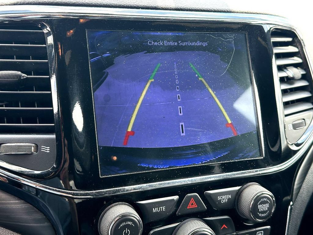 Used 2020 Jeep Grand Cherokee Altitude RWD image 16