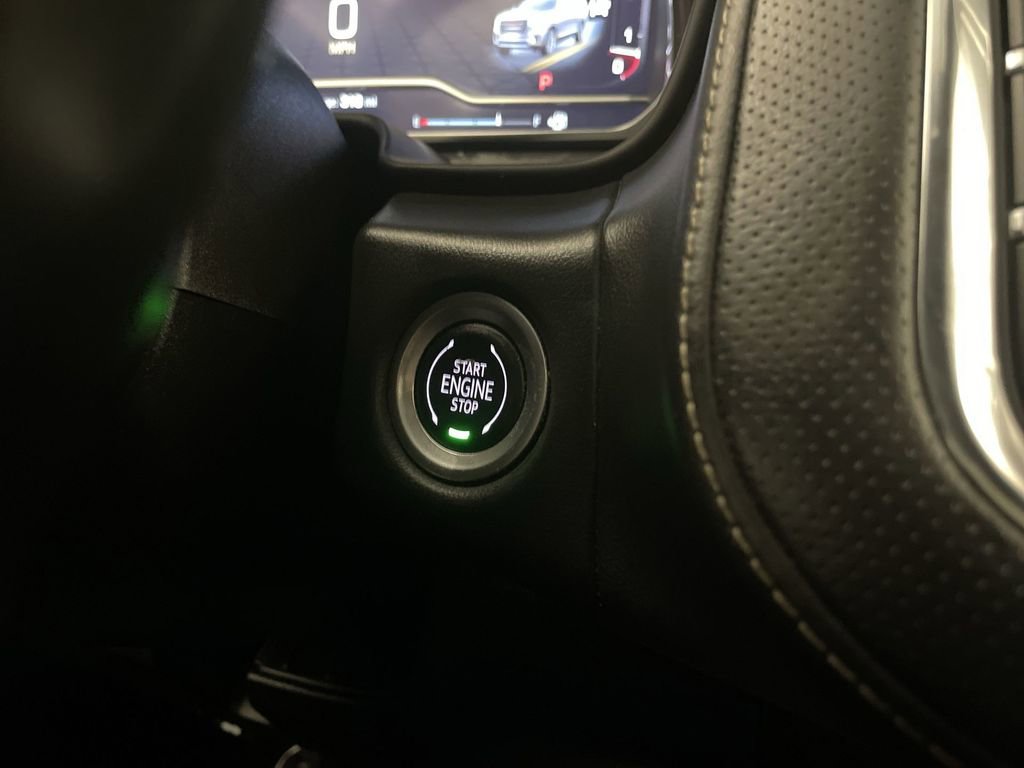 Used 2023 GMC Yukon XL SLT image 11