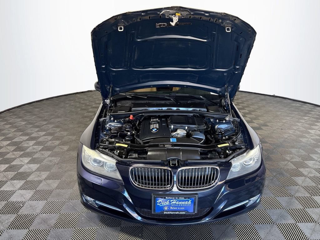Used 2010 BMW 335i xDrive Sedan AWD/4WD image 21