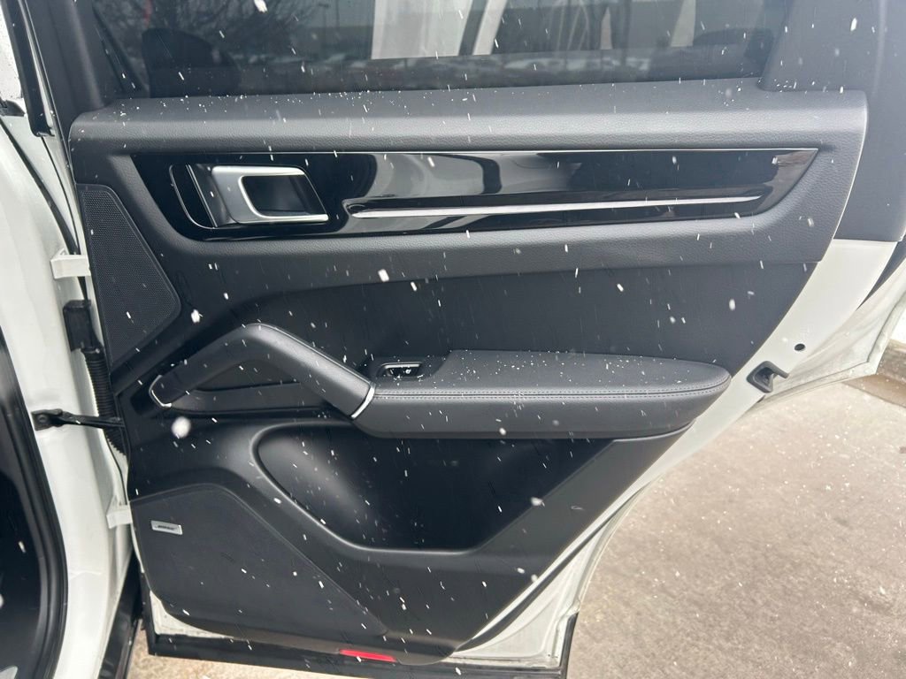 Used 2021 Porsche Cayenne E-Hybrid image 28