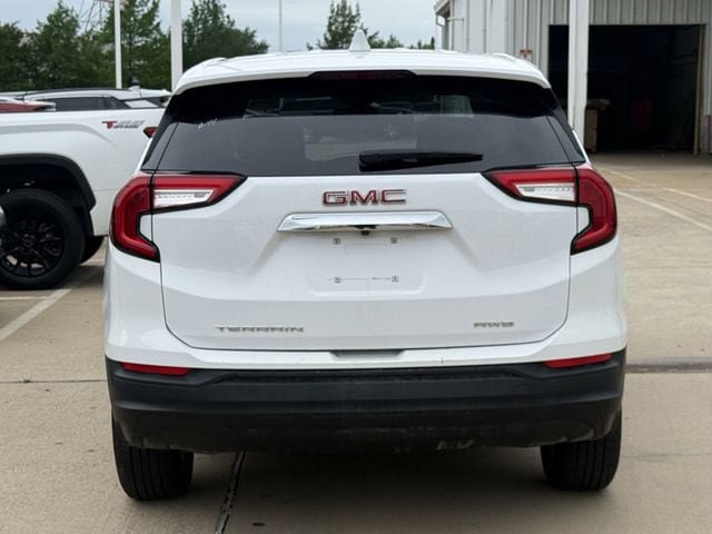 Used 2024 GMC Terrain SLE AWD/4WD image 5