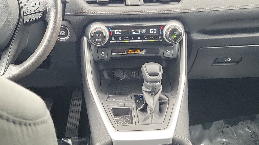 Used 2023 Toyota RAV4 XLE FWD image 14