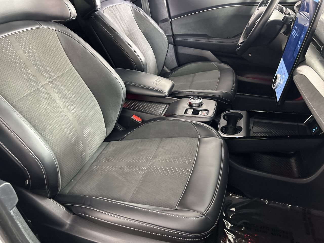 Used 2022 Ford Mustang Mach-E GT w/ GT Performance Edition AWD/4WD image 25