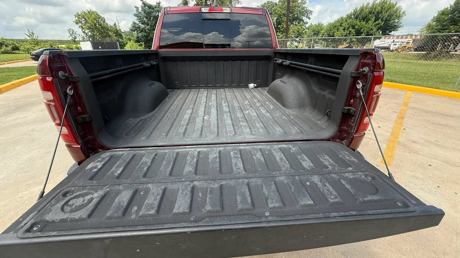 Used 2019 RAM 1500 Laramie RWD image 13