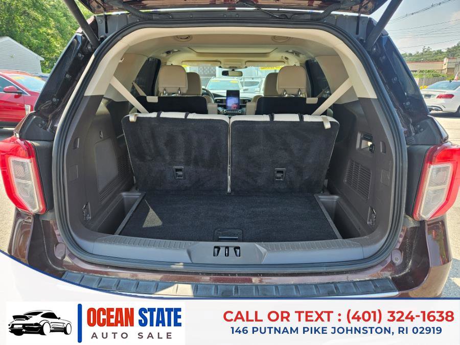 Used 2020 Ford Explorer Platinum w/ Premium Technology Package image 11
