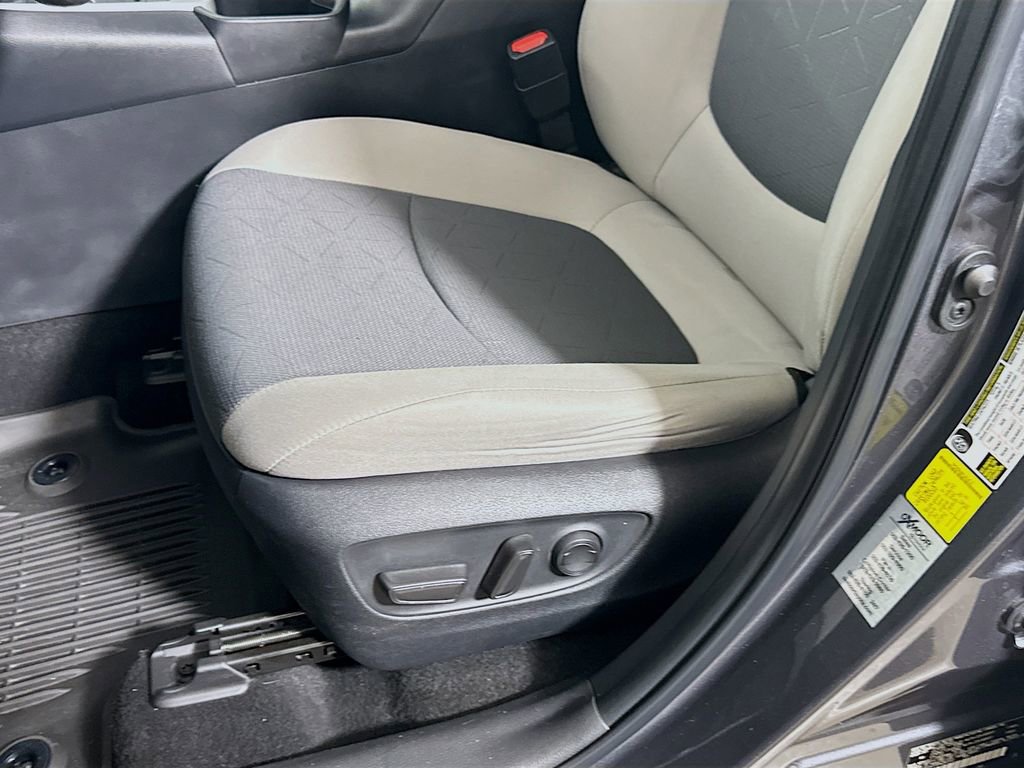Used 2023 Toyota RAV4 XLE w/ Convenience Package image 18