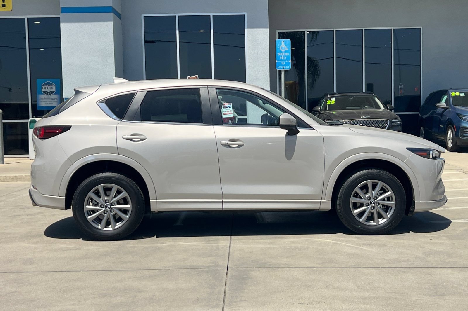 Used 2025 MAZDA CX-5 AWD 2.5 S w/ Select Package image 3