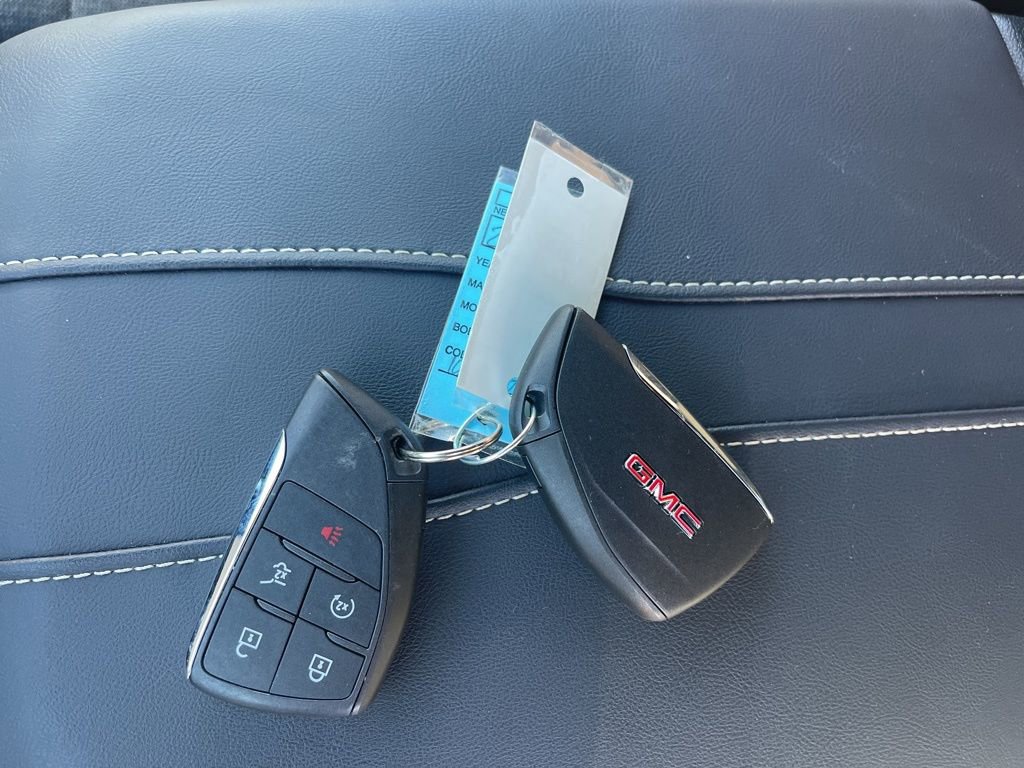 Used 2025 GMC Acadia Elevation FWD image 40