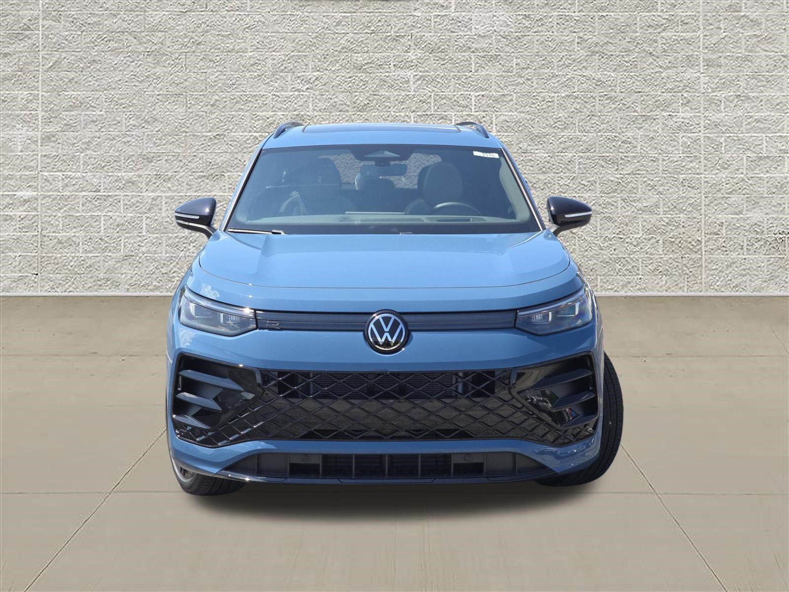 New 2026 Volkswagen Tiguan SE R-Line AWD/4WD image 2