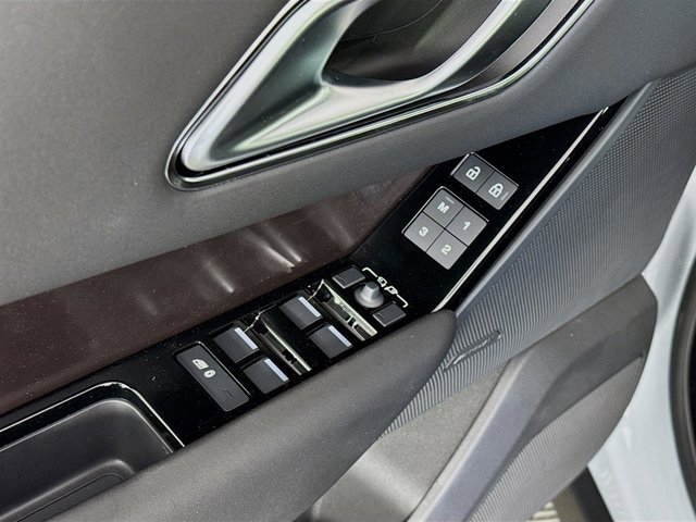 Used 2026 Land Rover Range Rover Velar Dynamic SE image 20