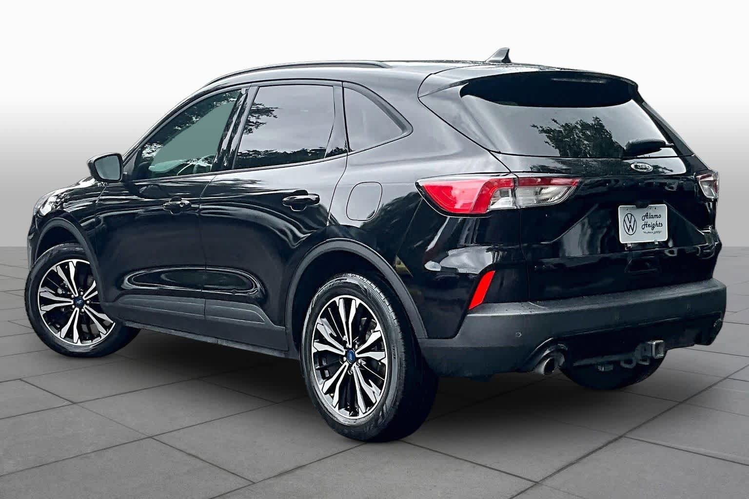 Used 2022 Ford Escape SEL w/ SEL Stealth AWD Package image 12