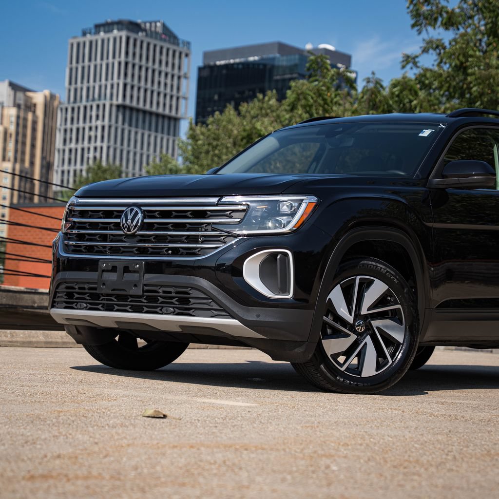 Certified 2026 Volkswagen Atlas SE AWD/4WD image 2