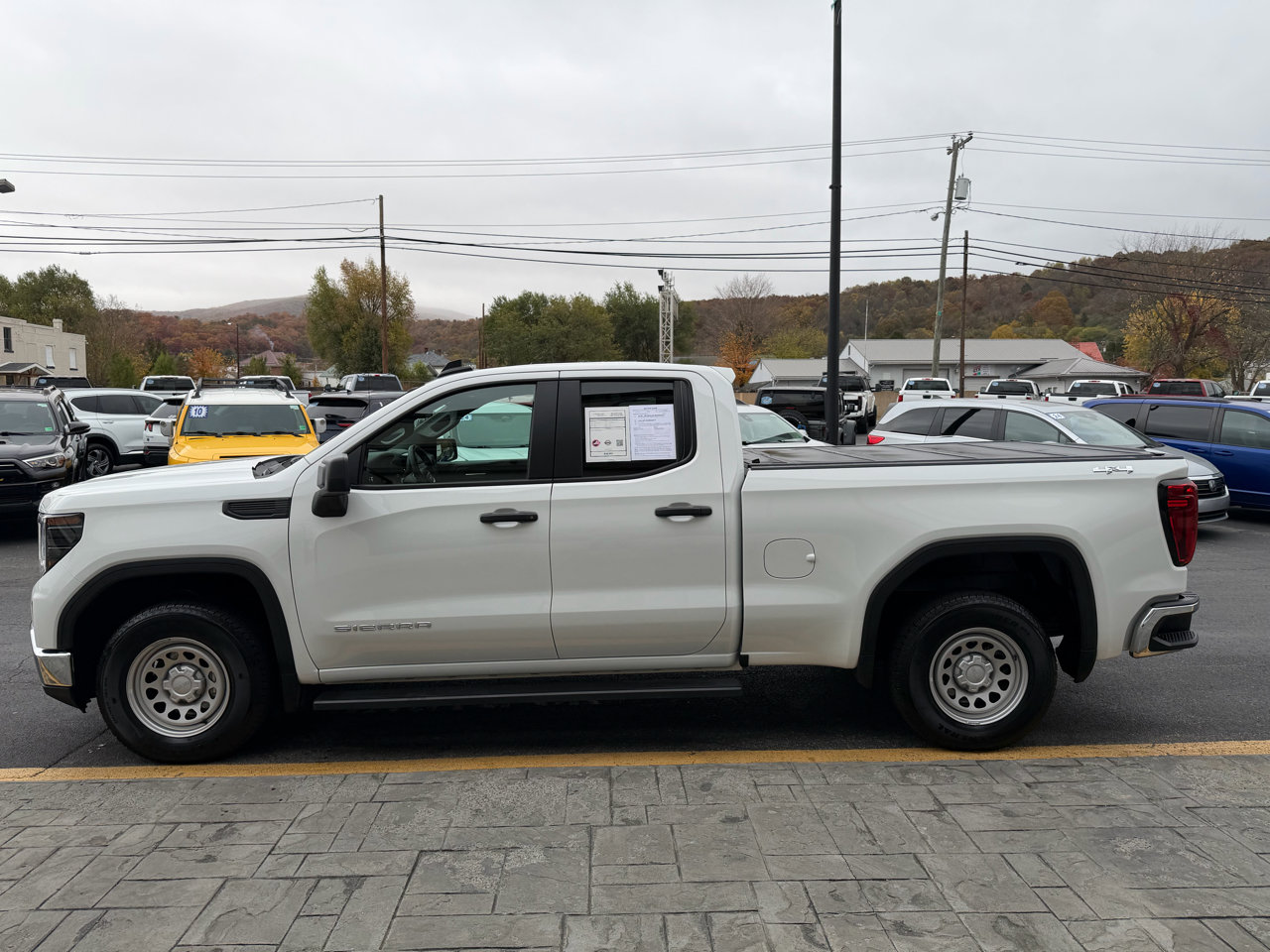 Used 2024 GMC Sierra 1500 Pro w/ Pro Value Package image 5