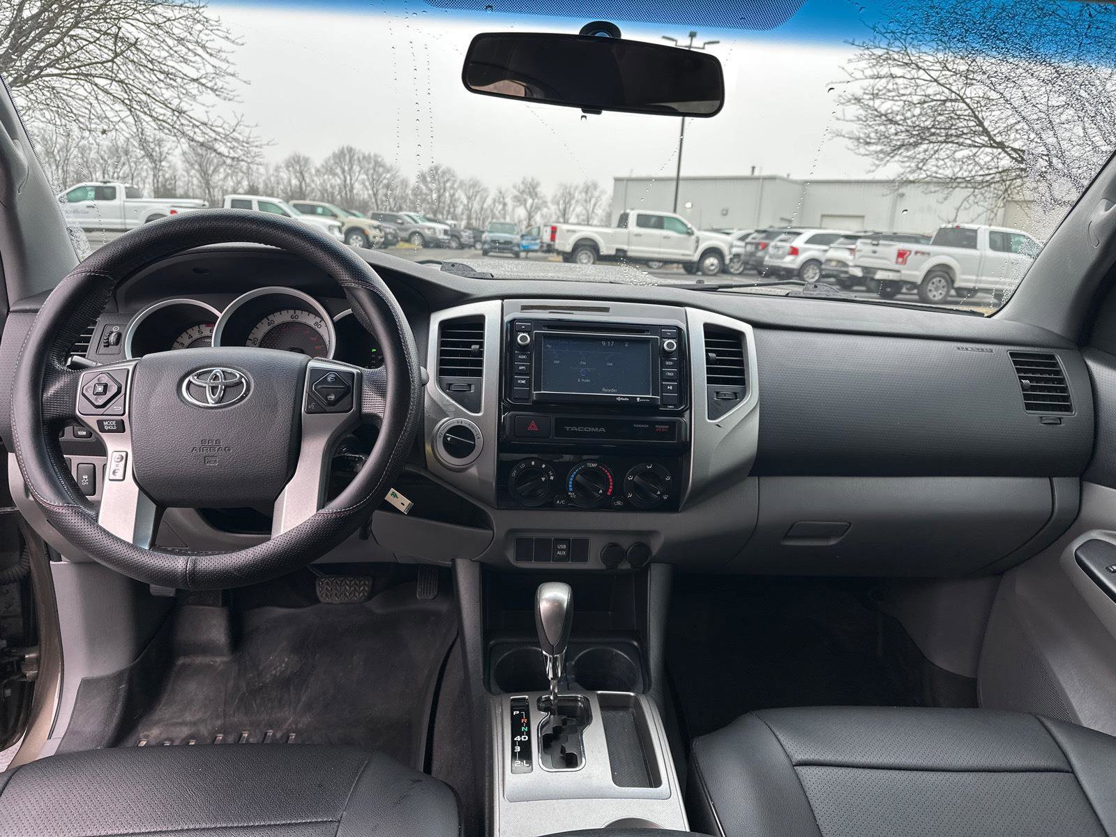 Used 2015 Toyota Tacoma TRD Pro image 2