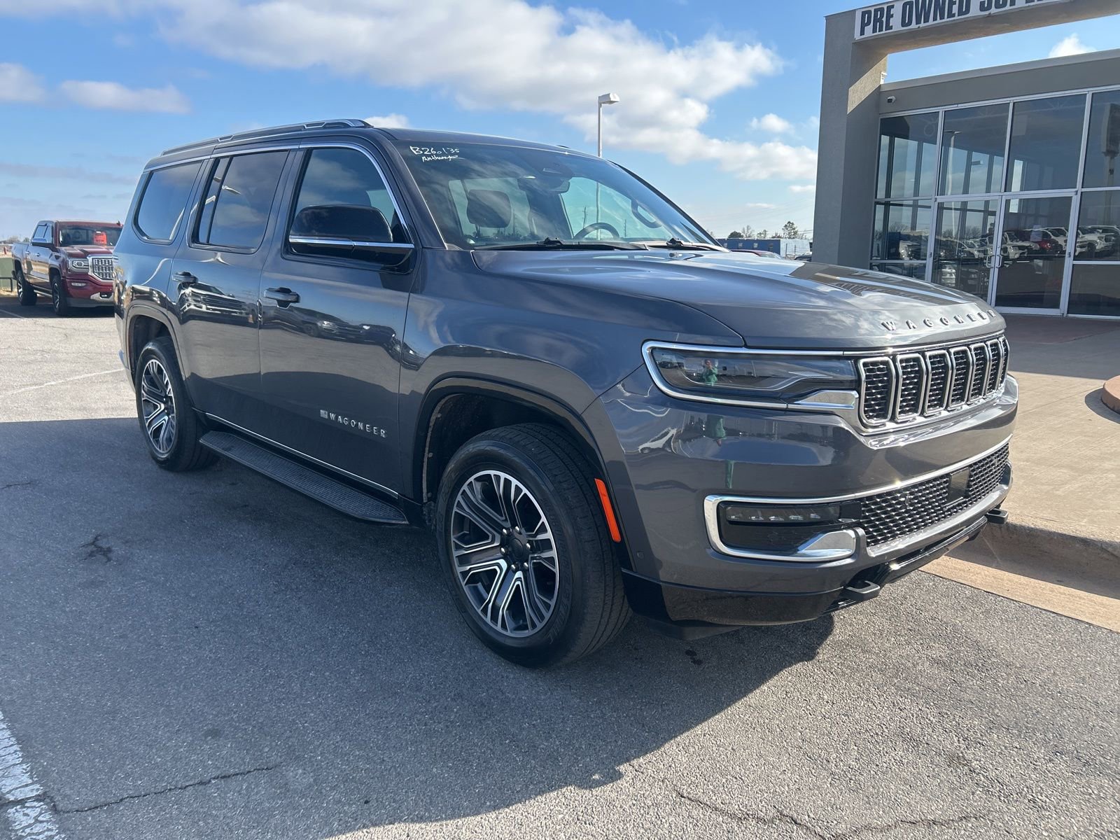 Used 2023 Jeep Wagoneer Base w/ Premium Group I image 3