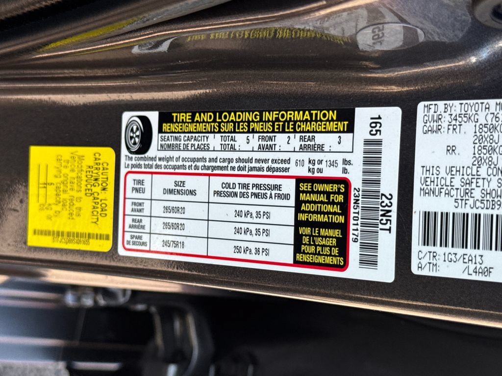 Used 2025 Toyota Tundra Limited AWD/4WD image 48