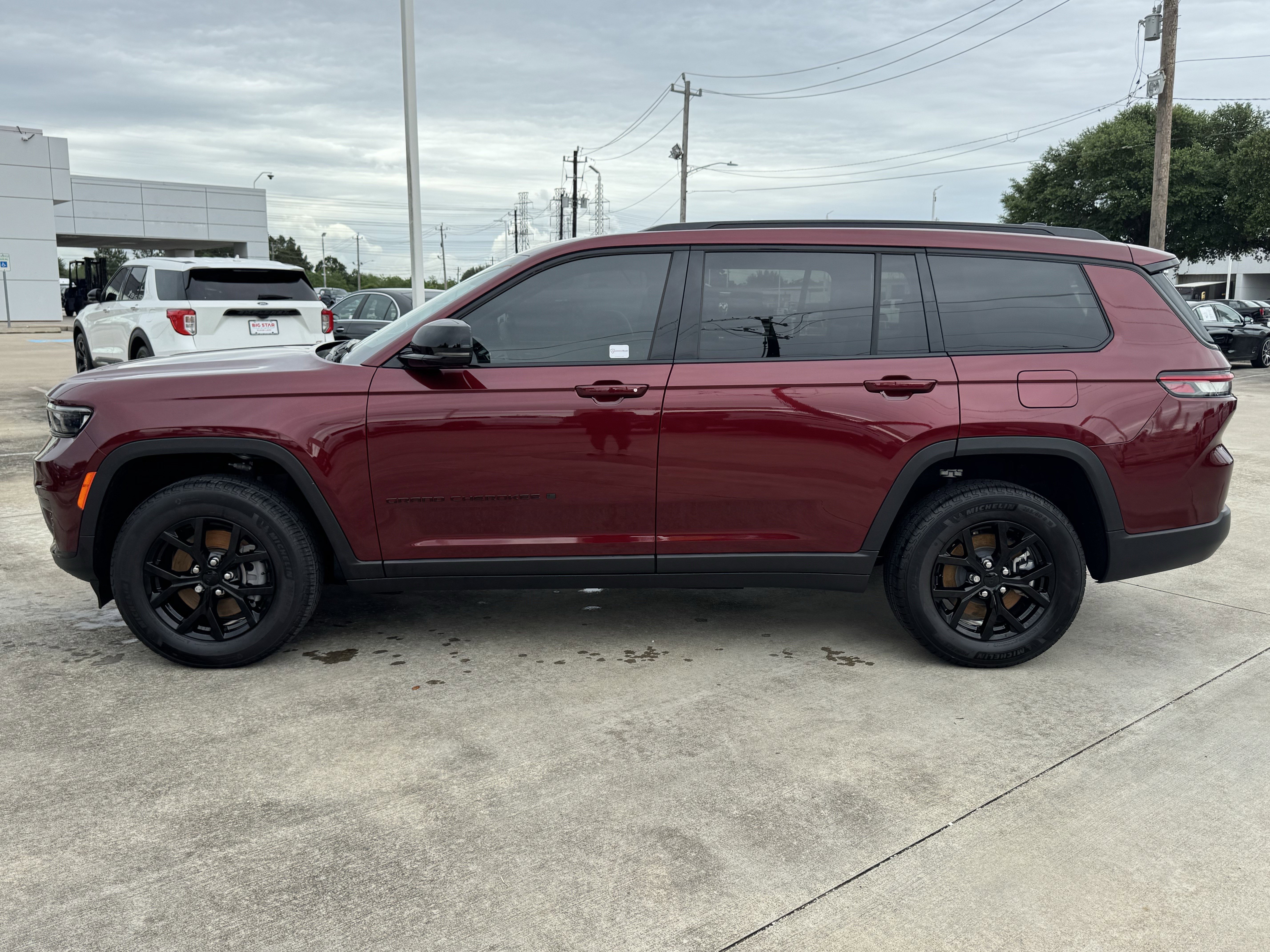 Used 2025 Jeep Grand Cherokee L Altitude AWD/4WD image 7