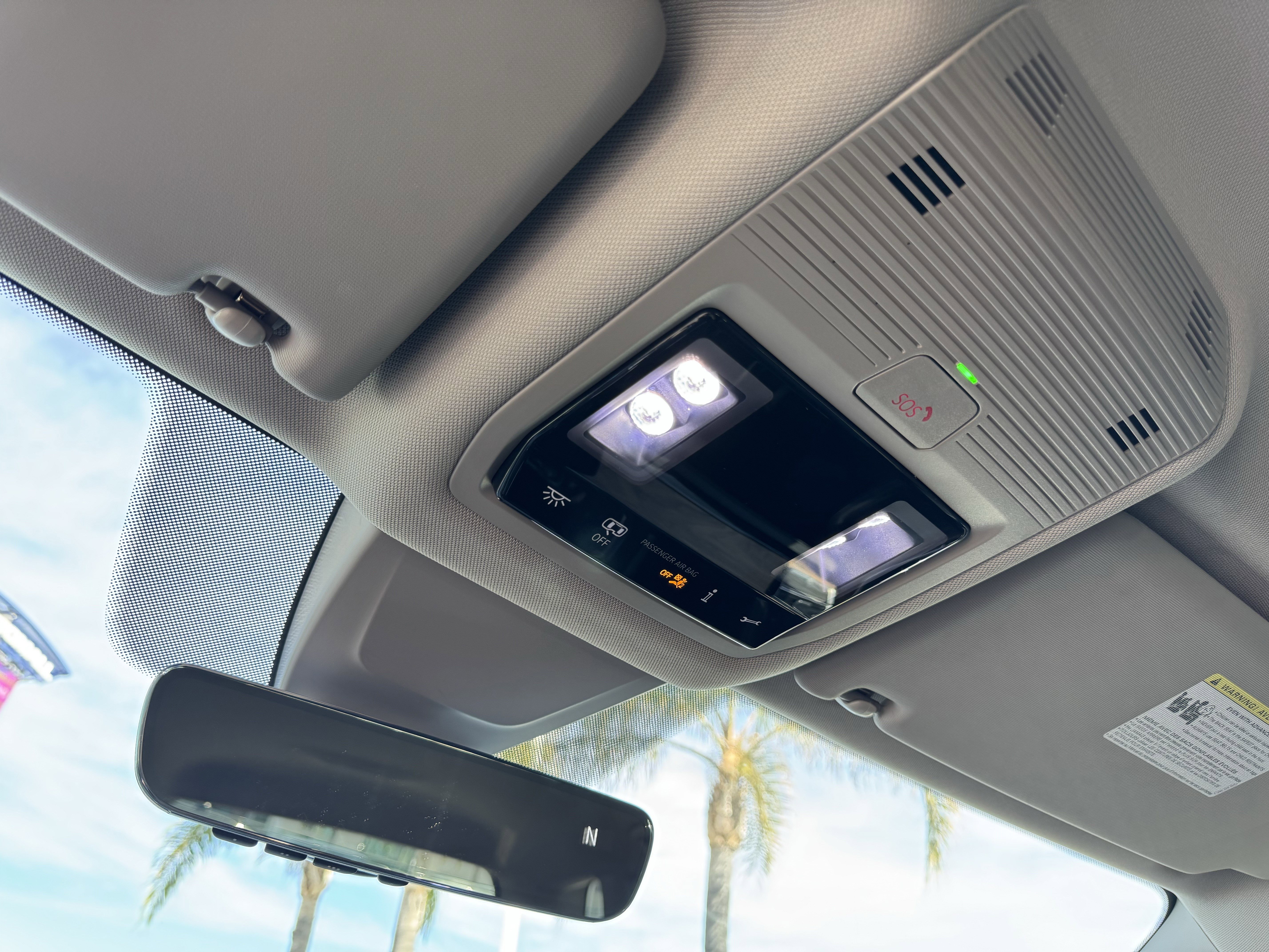 Certified 2025 Volkswagen Atlas SE image 31