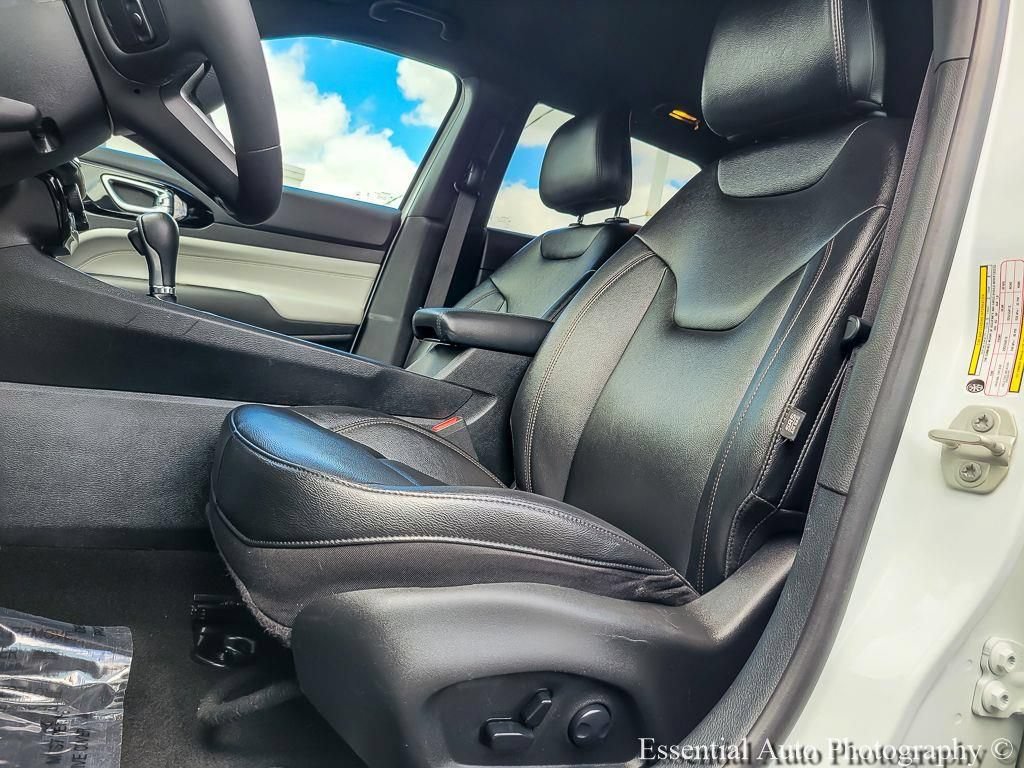 Certified 2024 Jeep Compass Limited AWD/4WD image 9