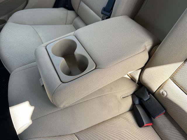 Used 2013 Hyundai Elantra GLS FWD image 11