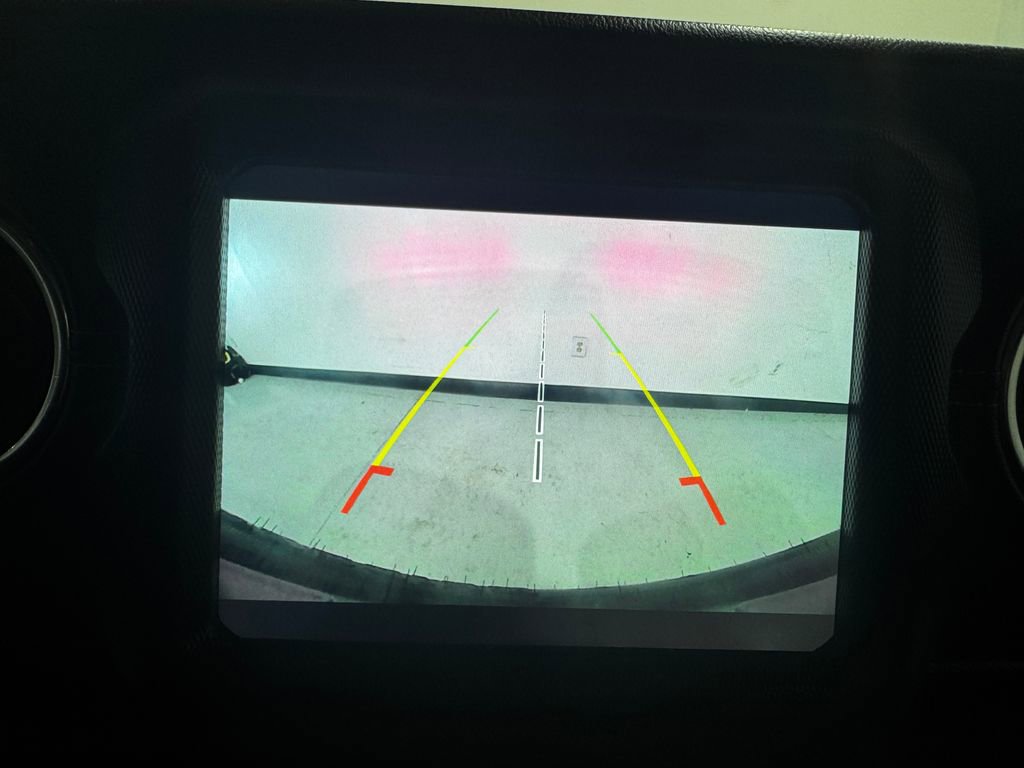 Used 2018 Jeep Wrangler Unlimited Sahara w/ Uconnect 4C Nav & Sound Group image 7