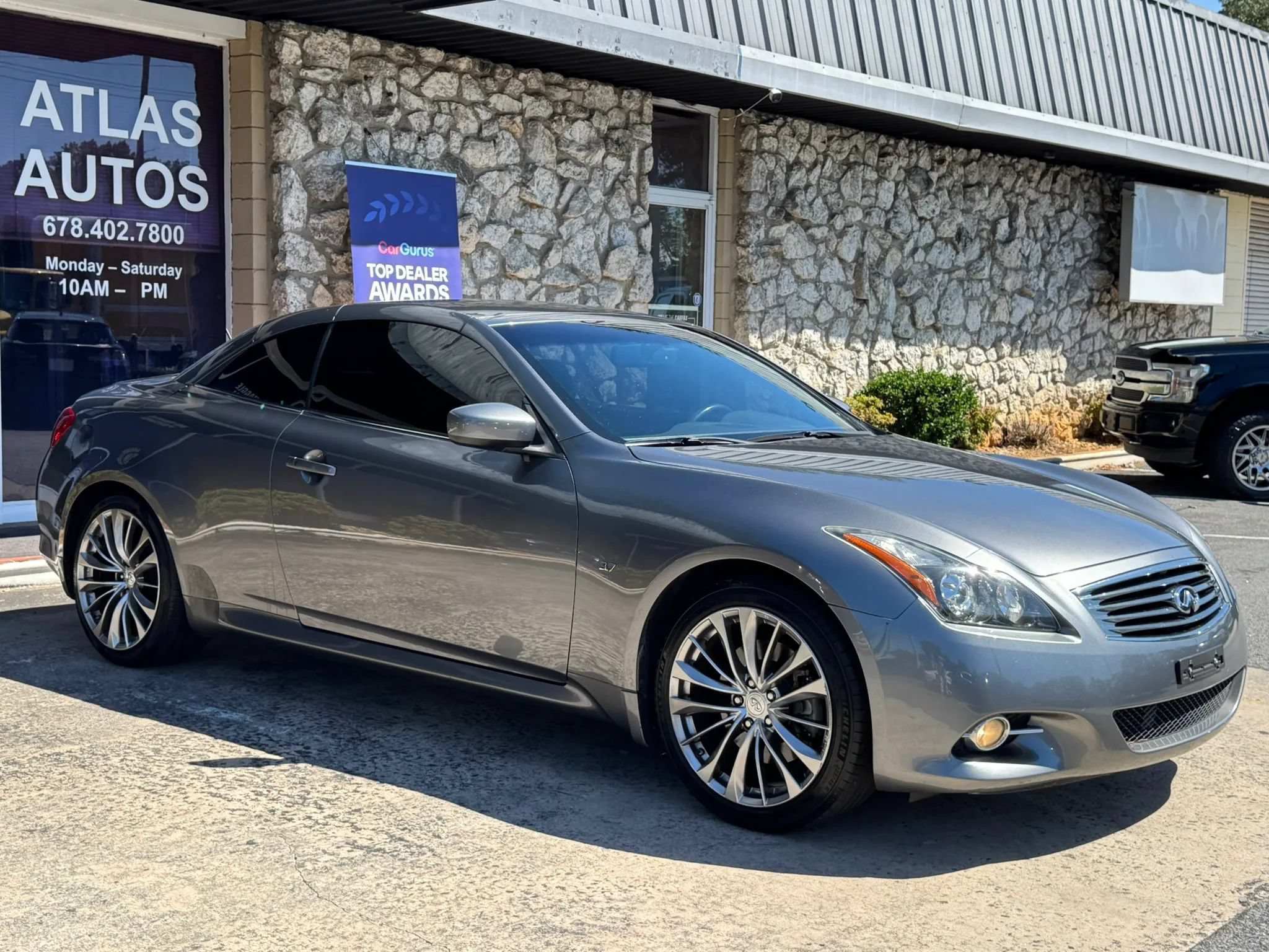 Used 2015 INFINITI Q60 Convertible w/ Premium Package RWD image 9