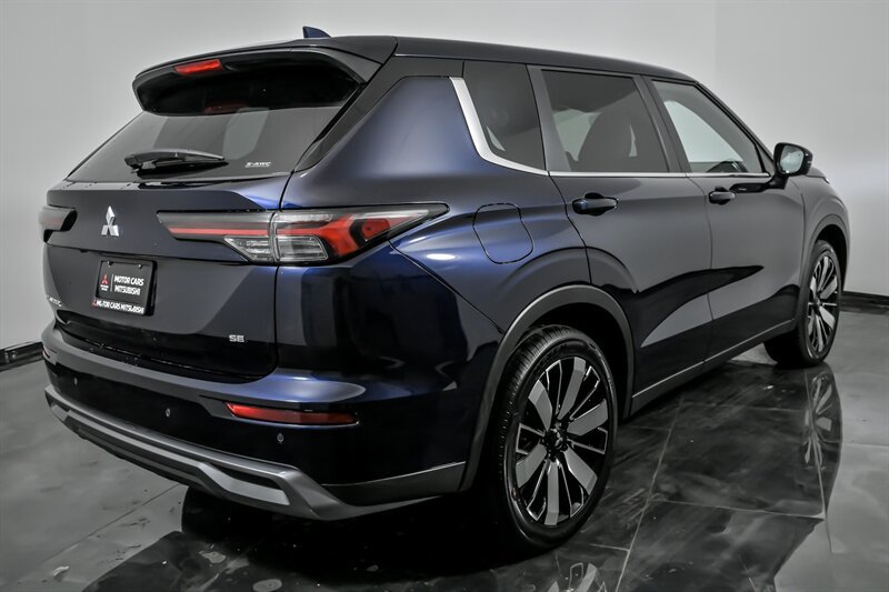 New 2026 Mitsubishi Outlander SE AWD/4WD image 8