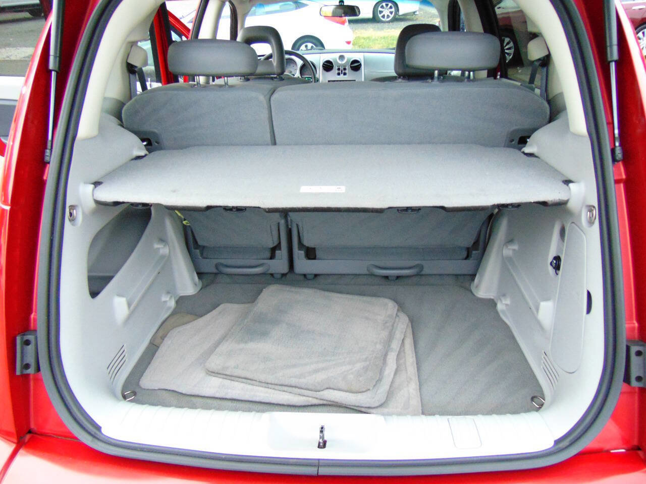 Used 2010 Chrysler PT Cruiser image 11