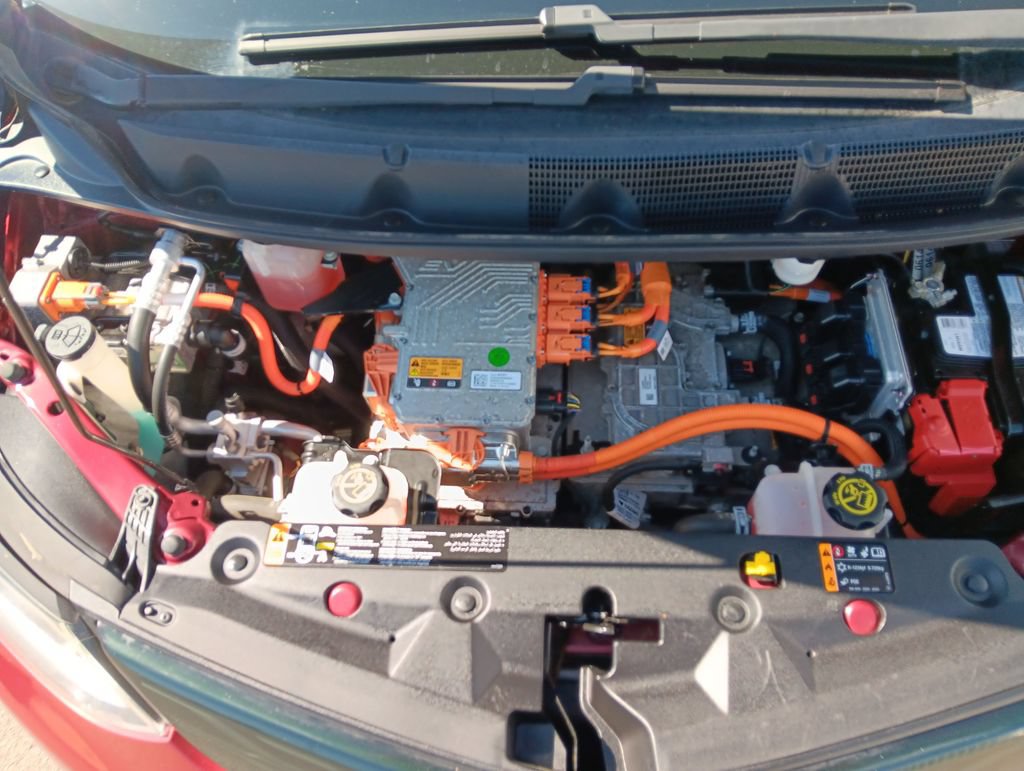 Used 2019 Chevrolet Bolt Premier w/ Infotainment Package FWD image 21