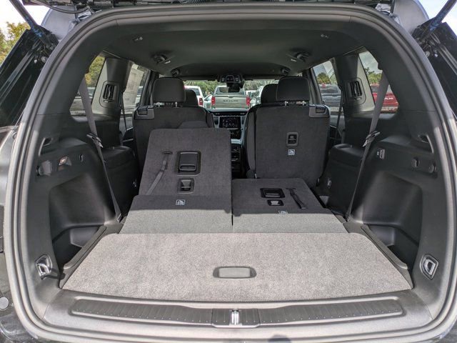 New 2025 Jeep Grand Cherokee L Laredo image 11