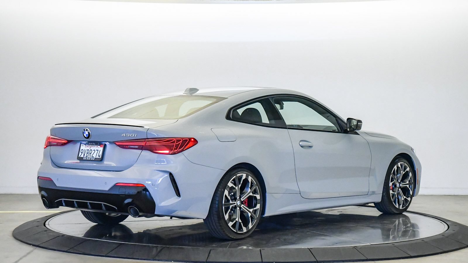 Used 2026 BMW 430i Coupe w/ M Sport Package RWD image 5