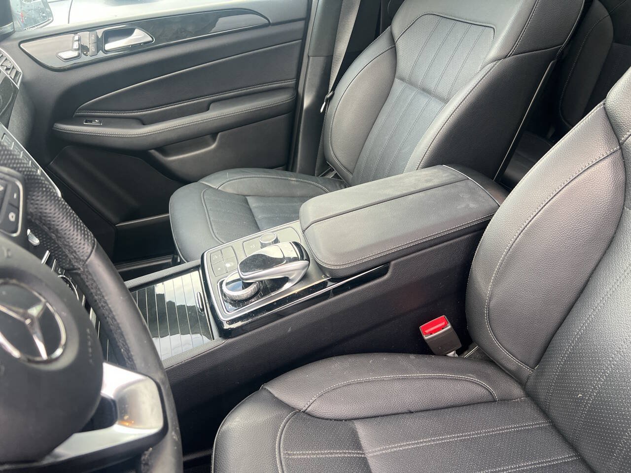 Used 2019 Mercedes-Benz GLE 400 4MATIC image 9