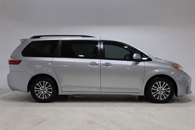 Used 2019 Toyota Sienna XLE FWD image 9