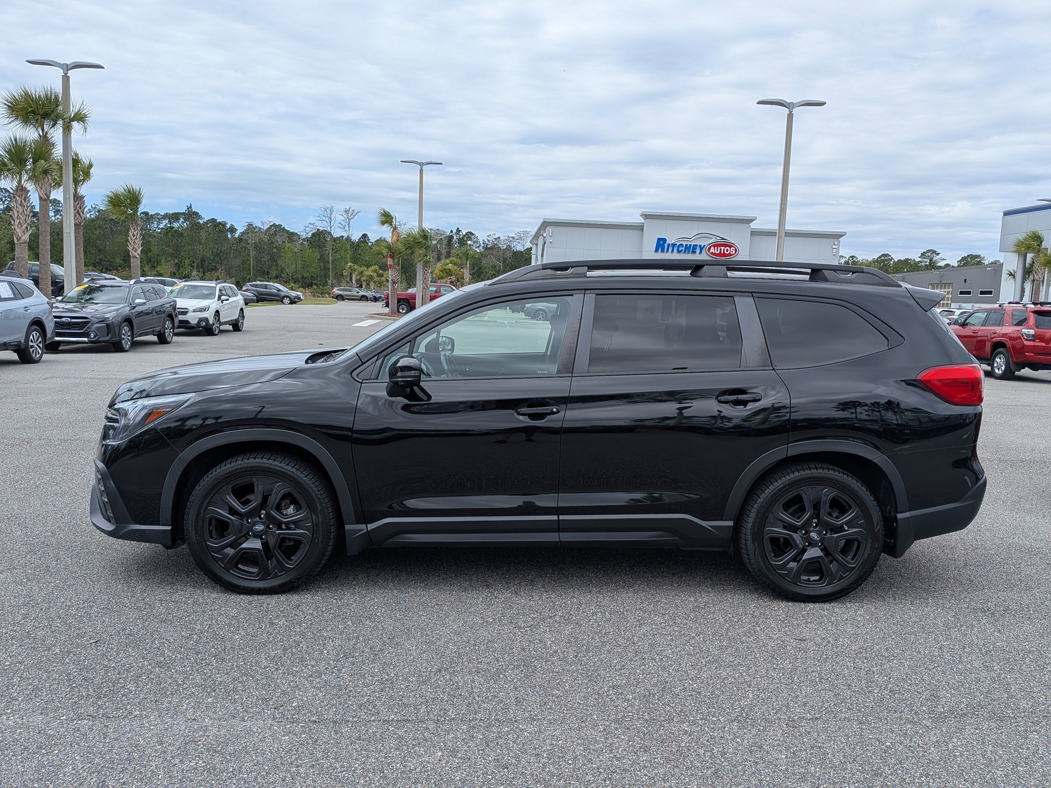 Used 2023 Subaru Ascent Onyx Edition Limited image 7