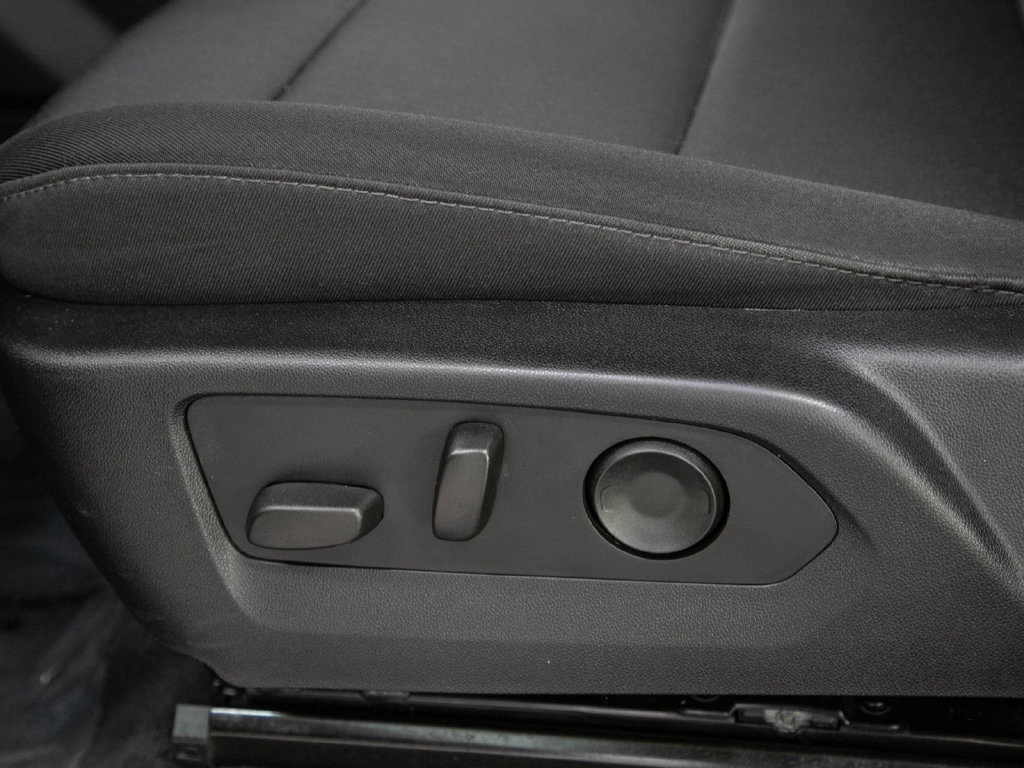 Used 2023 Chevrolet Colorado Trail Boss w/ Technology Package AWD/4WD image 25