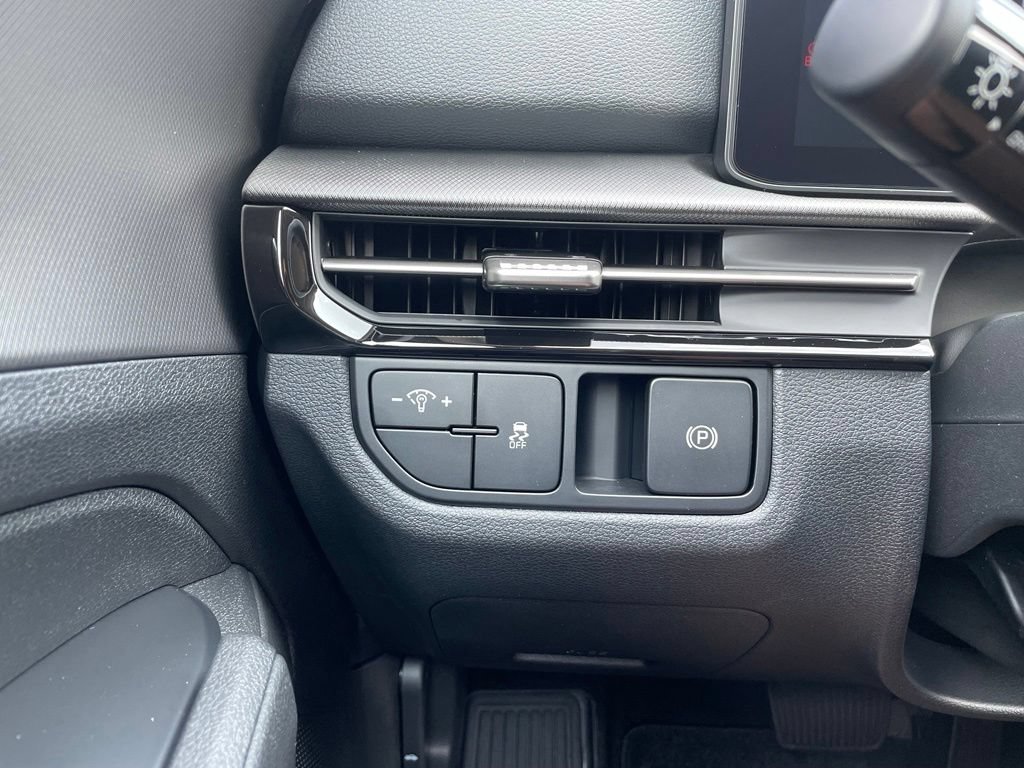 New 2026 Kia Sportage LX FWD image 13