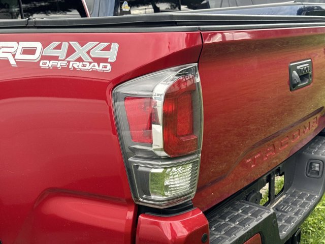 Used 2023 Toyota Tacoma TRD Off-Road w/ Technology Package AWD/4WD image 6