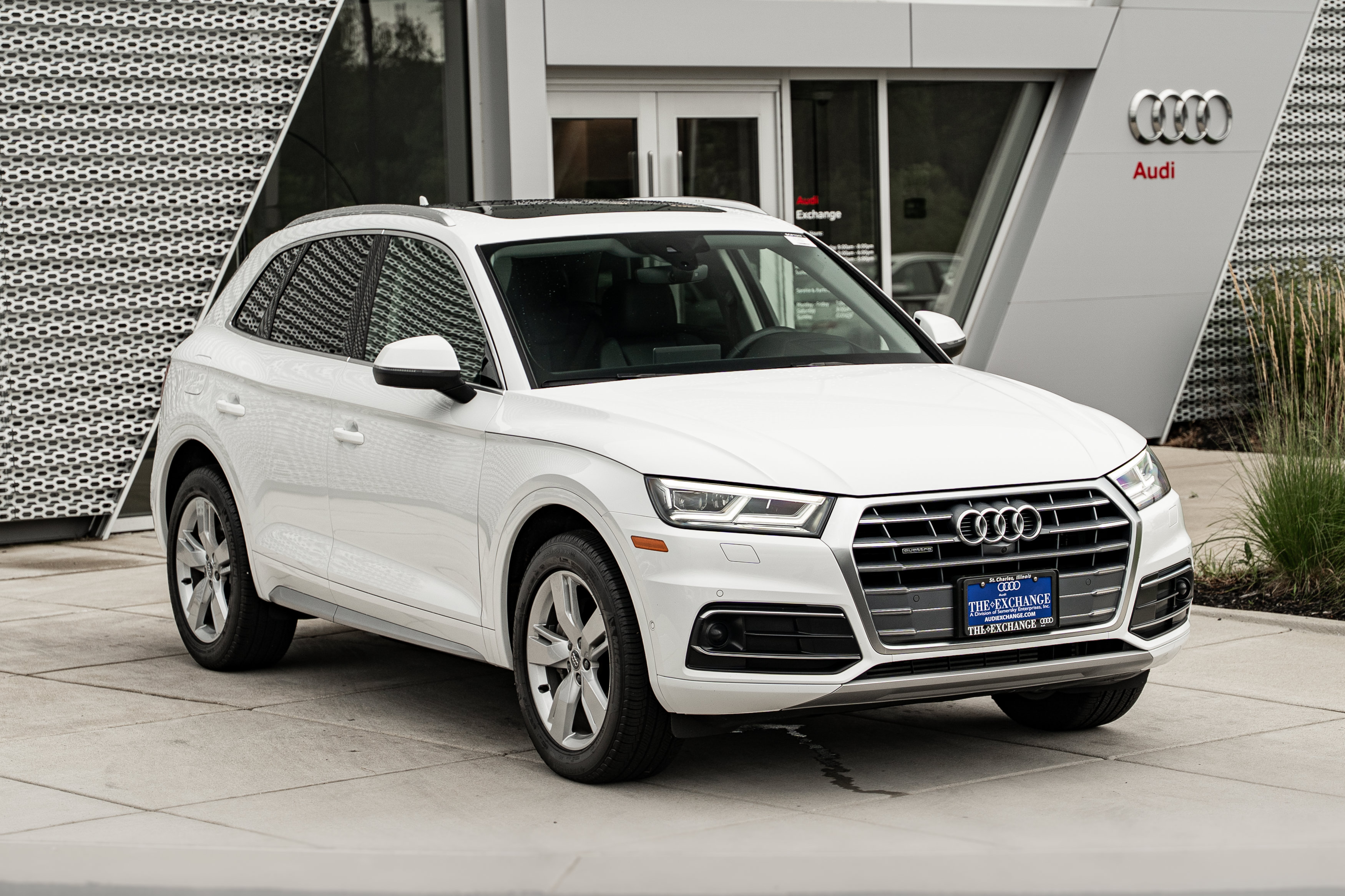 Used 2019 Audi Q5 Prestige w/ Prestige Package AWD/4WD image 2