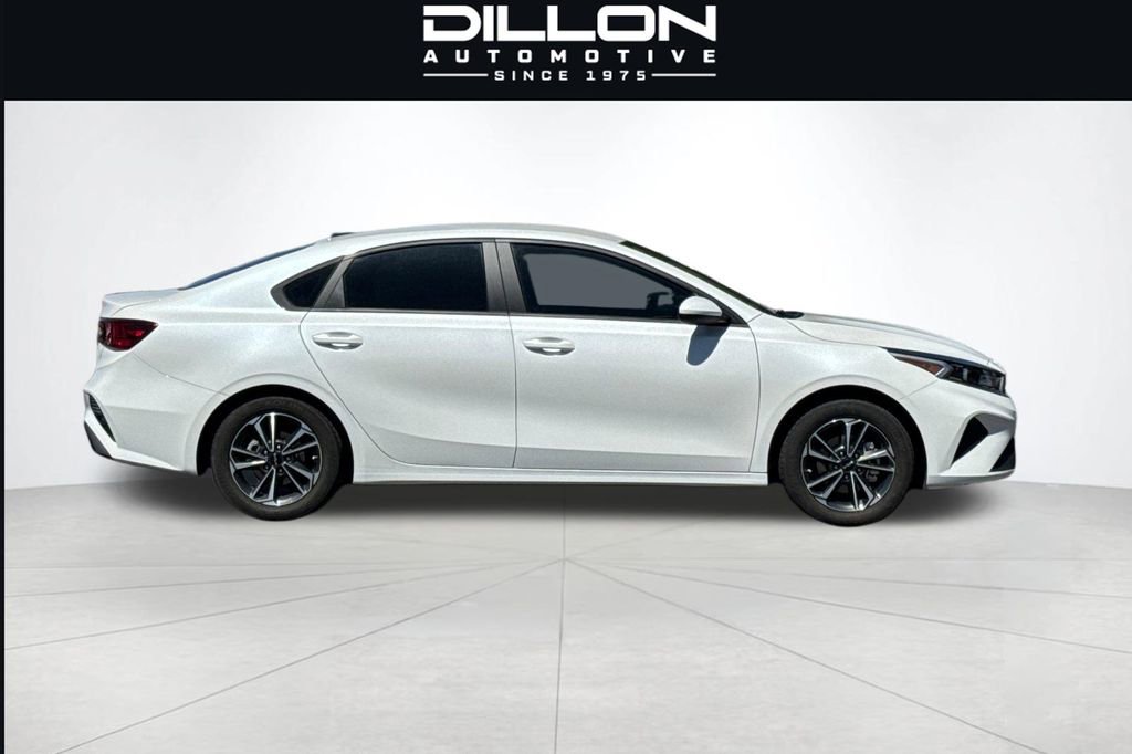 Certified 2023 Kia Forte LXS FWD image 4