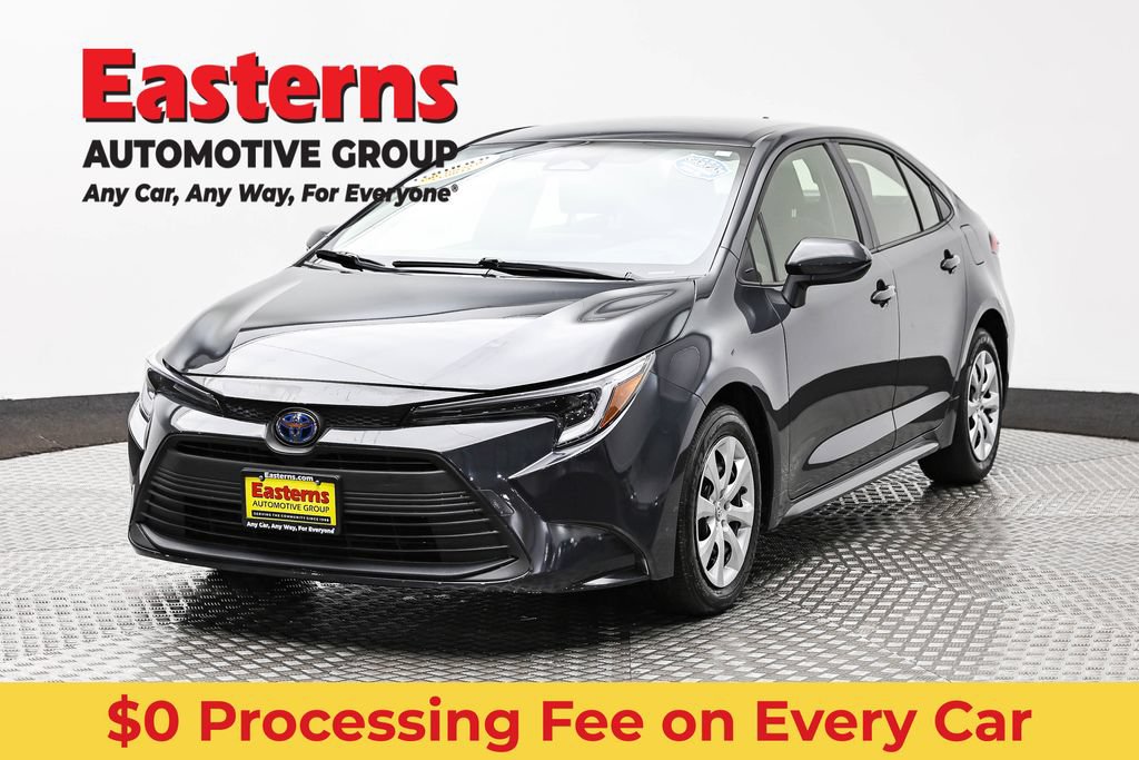 Used 2023 Toyota Corolla LE FWD image 1