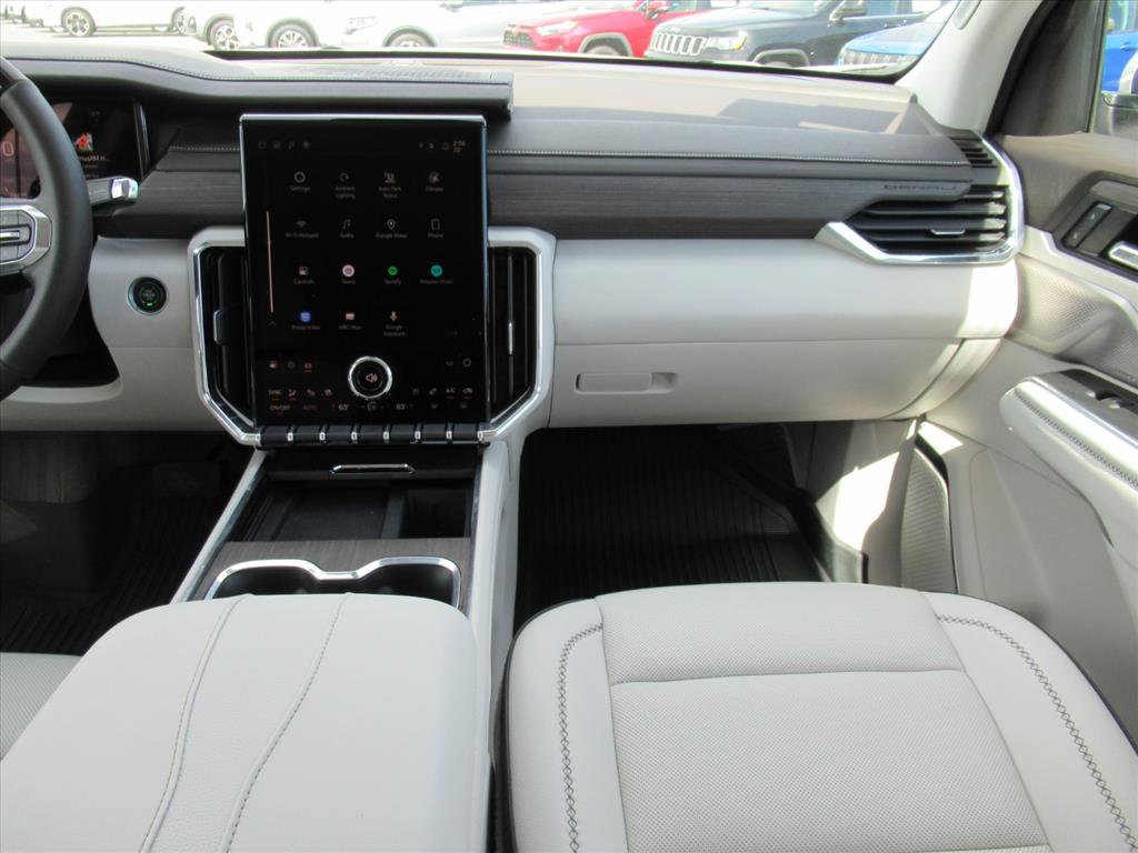 Used 2025 GMC Acadia Denali w/ Super Cruise Package image 15