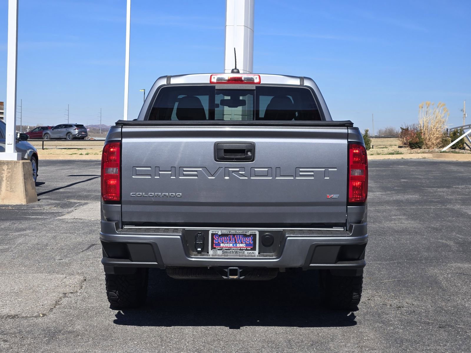 Used 2021 Chevrolet Colorado LT w/ LT Convenience Package image 8