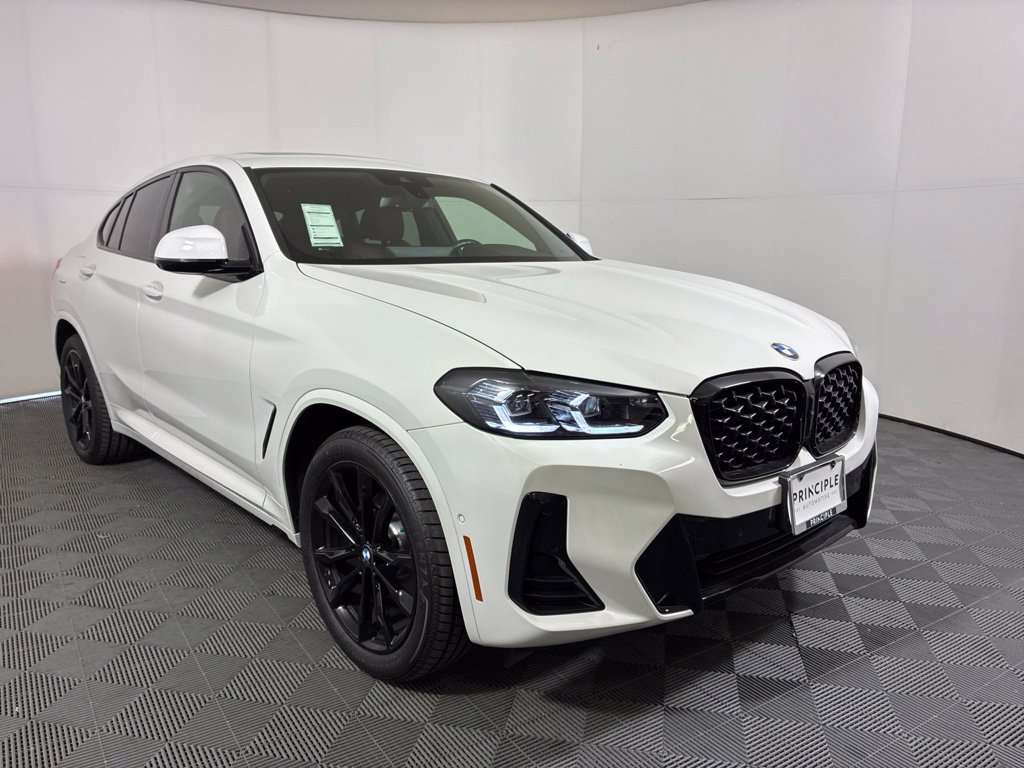 Certified 2023 BMW X4 xDrive30i w/ M Sport Package AWD/4WD image 4