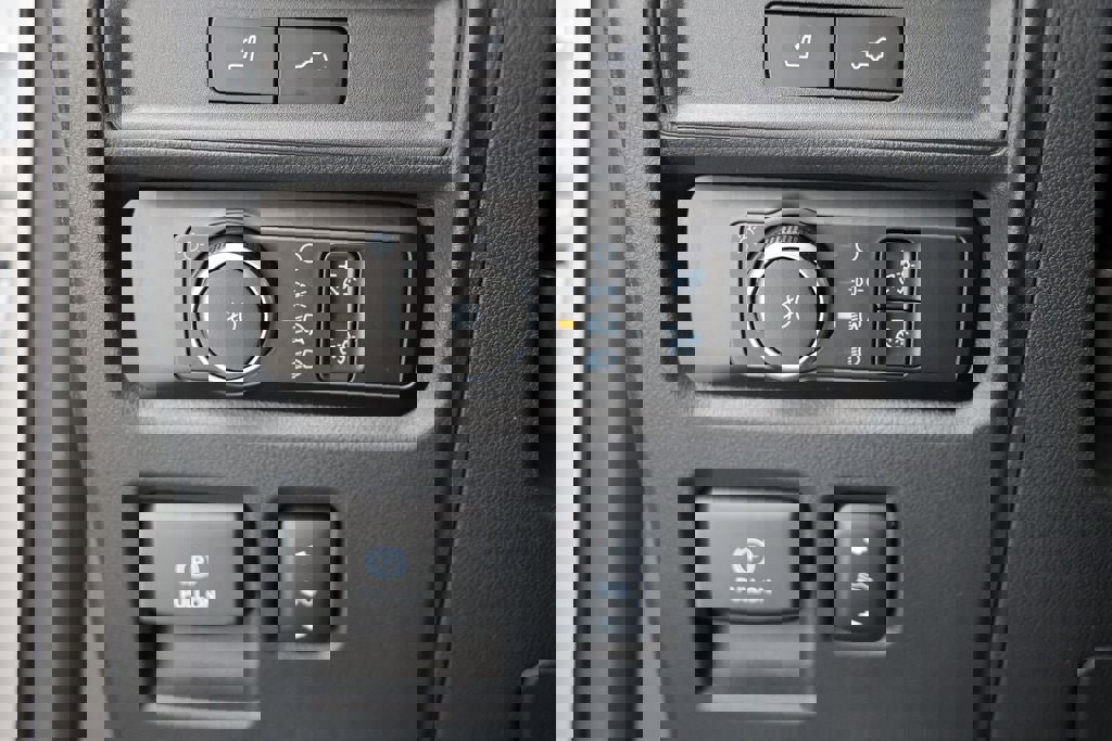 Used 2024 Ford Expedition Max Limited image 33