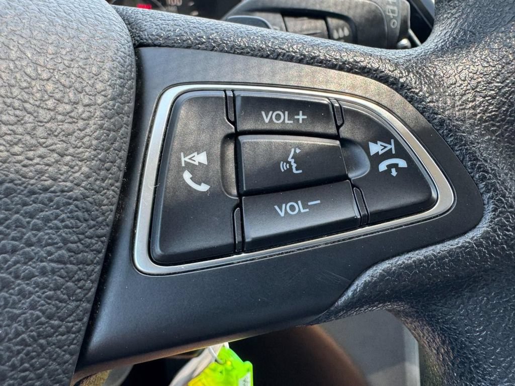 Used 2017 Ford Escape SE AWD/4WD image 17
