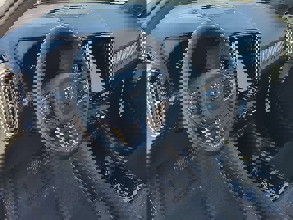 Used 2026 Volvo XC40 B5 Ultra w/ Climate Package image 2