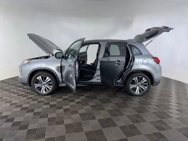 Used 2023 Mitsubishi Outlander Sport SE AWD/4WD image 16