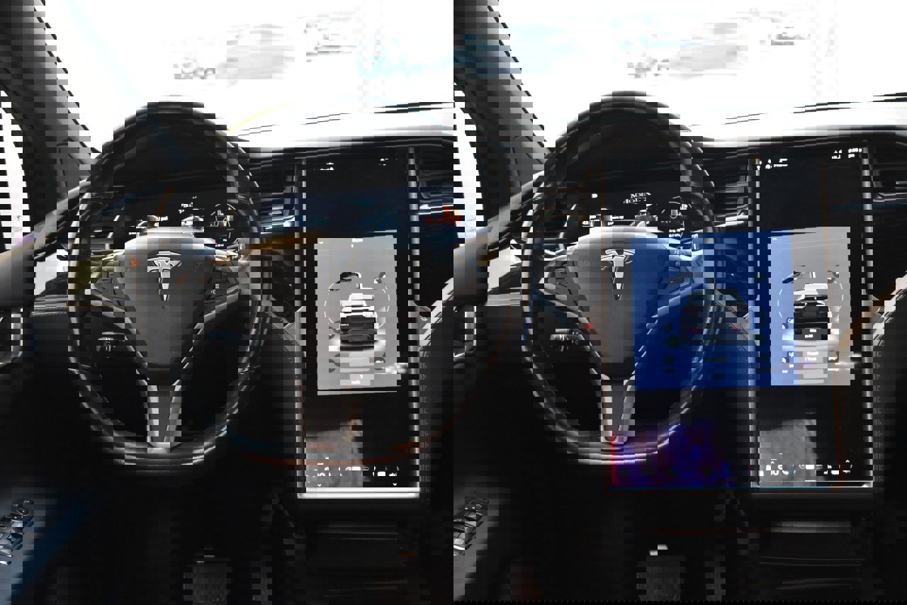 Used 2018 Tesla Model X 75D image 26