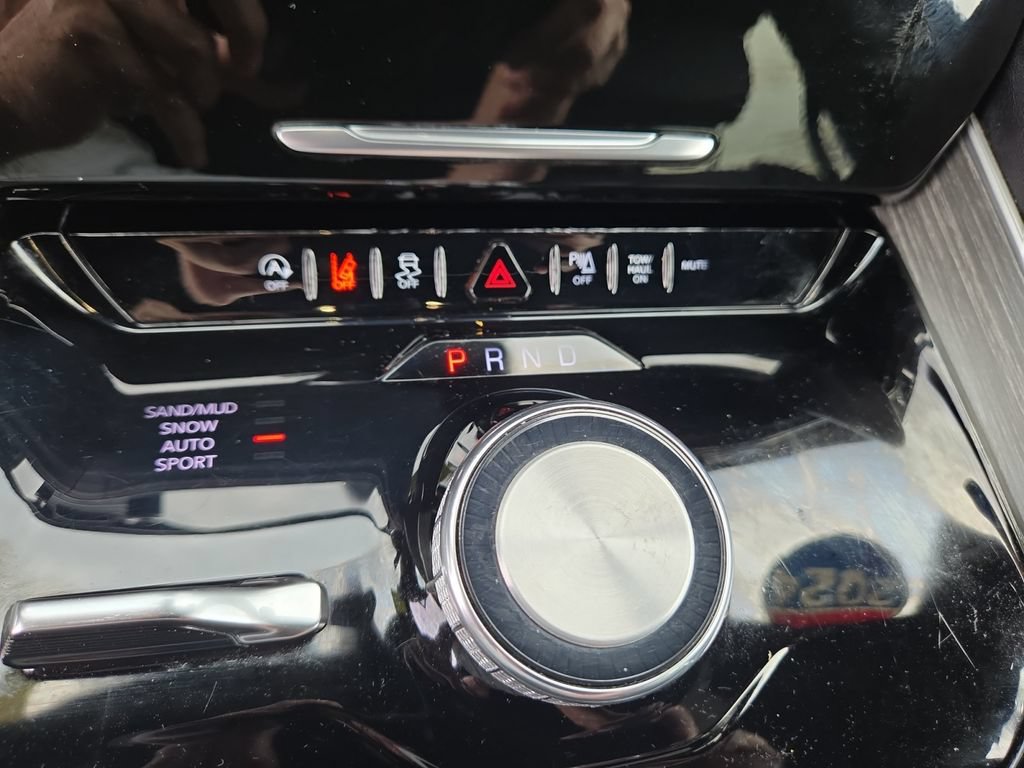 Used 2024 Jeep Wagoneer Series II AWD/4WD image 32