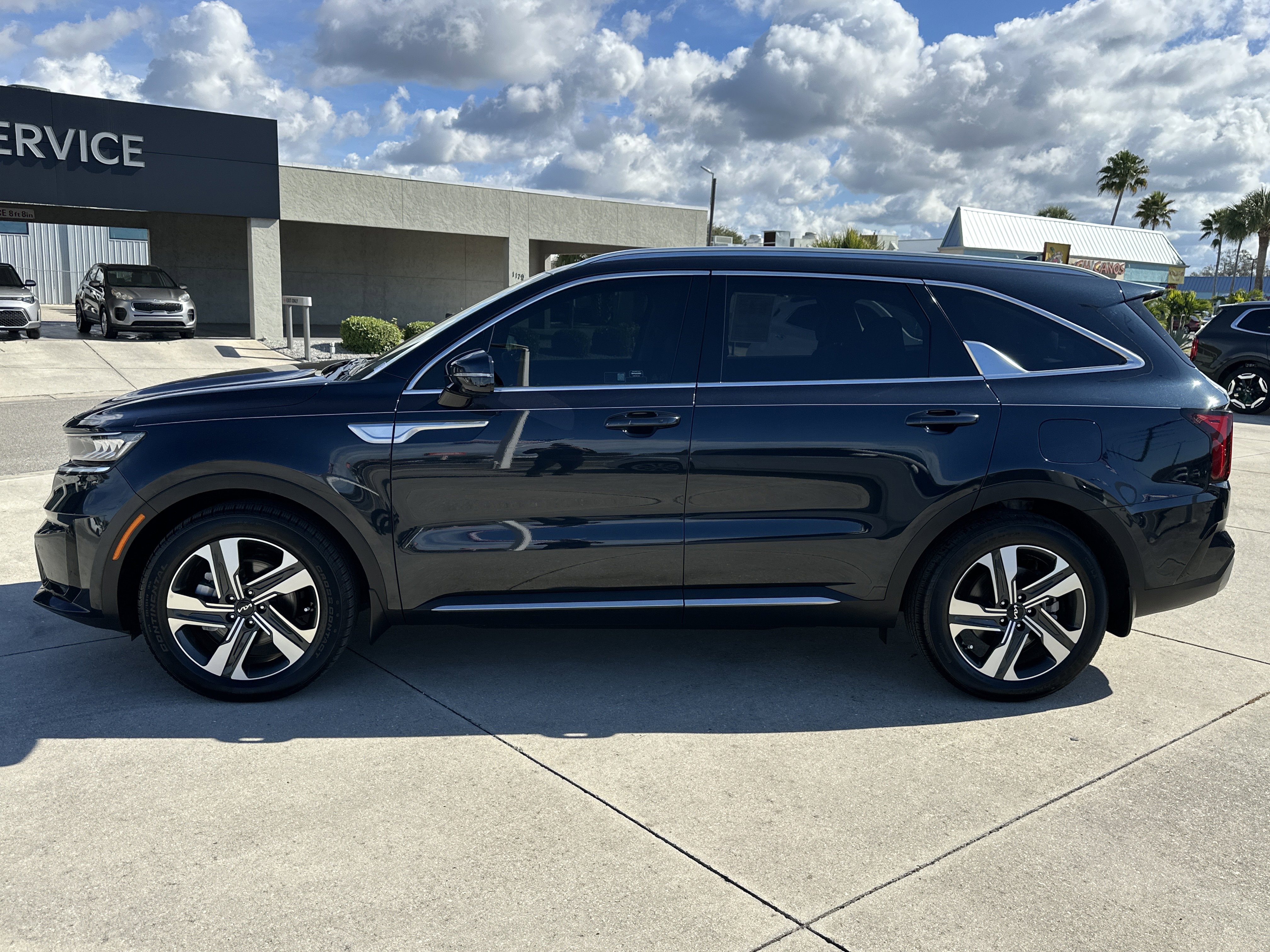 Certified 2024 Kia Sorento EX image 8